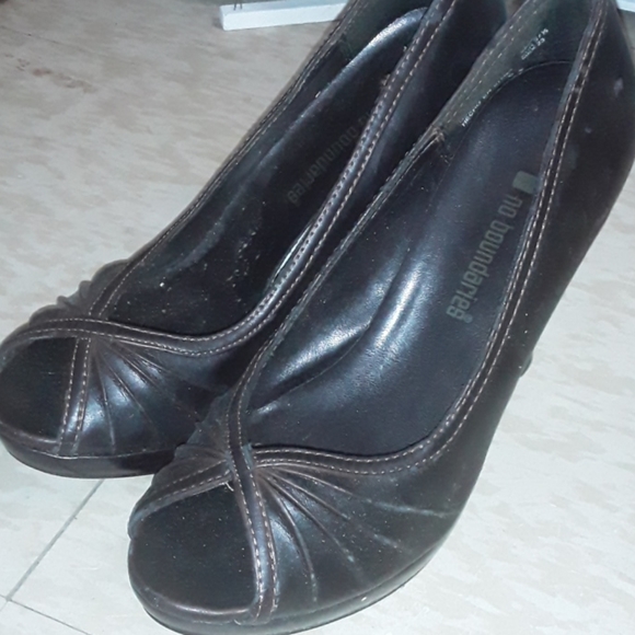 High heals - Picture 2 of 5